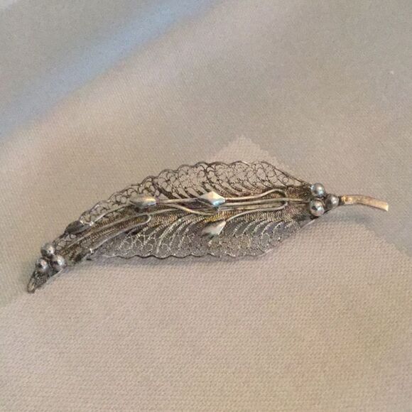Sterling silver brooch - Picture 1 of 5